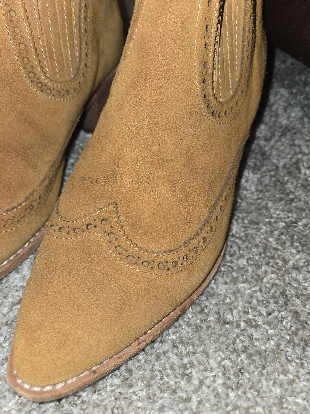 Madewell Suede Grayson Brogue Chelsea Ankle Boots Amber Brown Women's US 8.5 - Picture 3 of 14
